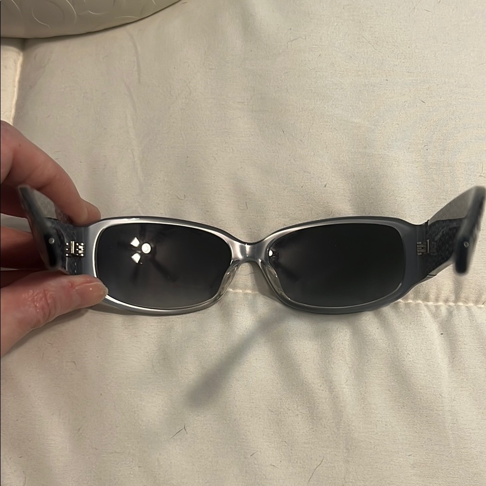 Coach Black Sunglasses with White Case - Picture 7 of 10